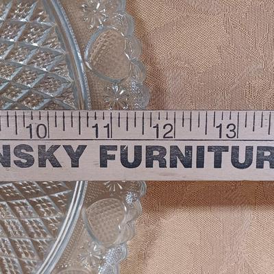 LOT 216: Mikasa Amethyst Centerpiece Bowl, Arcoroc Canterbury Crocus Mugs, Metropolitan Museum of Art Heart Plates & More