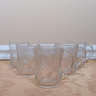 LOT 216: Mikasa Amethyst Centerpiece Bowl, Arcoroc Canterbury Crocus Mugs, Metropolitan Museum of Art Heart Plates & More