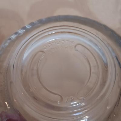 LOT 216: Mikasa Amethyst Centerpiece Bowl, Arcoroc Canterbury Crocus Mugs, Metropolitan Museum of Art Heart Plates & More