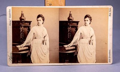 SARONY CELEBRITY STEREOVIEW - ACTRESS MARY FRANCES SCOTT SIDDONS