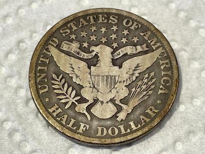 1902-P VERY GOOD CONDITION BARBER SILVER HALF DOLLAR AS PICTURED. FREE DOMESTIC SHIPPING.