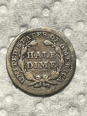 1853 W/ARROWS VERY GOOD CONDITION LIBERTY SEATED HALF DIME AS PICTURED. FREE DOMESTIC SHIPPING.