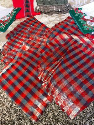 TABLECLOTHS , FESTIVE NAPKINS, AND OTHER PRETTY TABLE ACCENTING PEICES