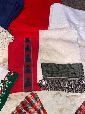 TABLECLOTHS , FESTIVE NAPKINS, AND OTHER PRETTY TABLE ACCENTING PEICES