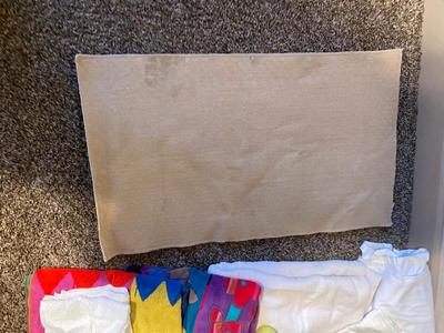RUG, BEACH TOWELS AND WASHCLOTHS AND 2 FLAT SHEETS