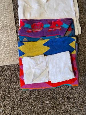 RUG, BEACH TOWELS AND WASHCLOTHS AND 2 FLAT SHEETS