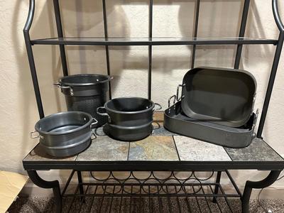 ALUMINUM ROASTING PANS AND STEAMING POTS