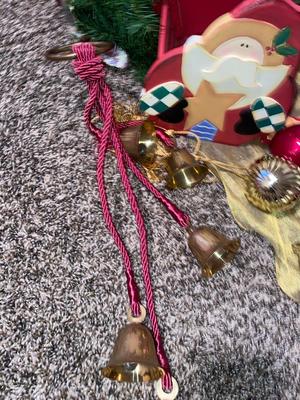LOVELY COLORED CHRISTMAS DECORATIONS!