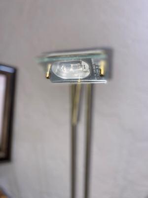 WICKER AND IRON CHEST, TIFFANY STYLE STAINED GLASS LAMPSHADE, WALL ART AND BRASS & MARBLE DESK LAMP
