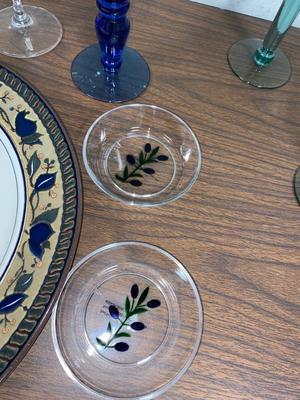 MIKASA SERVING PLATTER, FINGER DISHES AND WINE GLASSES.