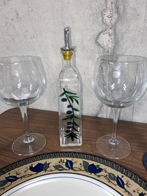 MIKASA SERVING PLATTER, FINGER DISHES AND WINE GLASSES.