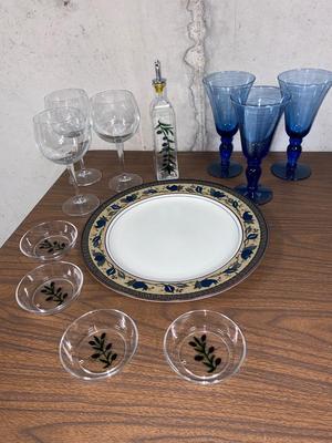 MIKASA SERVING PLATTER, FINGER DISHES AND WINE GLASSES.