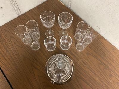PLASTIC TUMBLERS AND WINE GLASSES, GLASS SERVING PLATTER