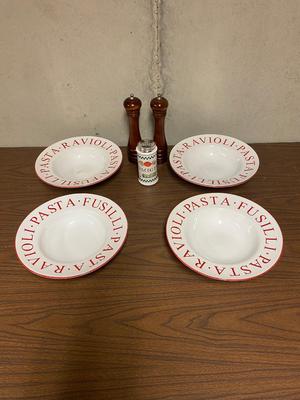 4 LARGE (11”) PASTA BOWLS, PEPPER GRINDER AND PARMESAN CHEESE SHAKER