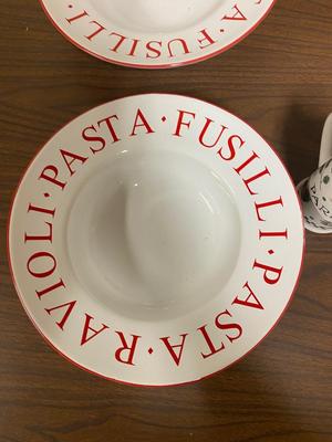 4 LARGE (11”) PASTA BOWLS, PEPPER GRINDER AND PARMESAN CHEESE SHAKER