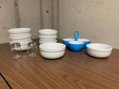 WILLIAMS- SONOMA BOWLS (TWO SIZES), DIP TRAY AND SHAKERS