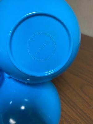 WILLIAMS- SONOMA BOWLS (TWO SIZES), DIP TRAY AND SHAKERS