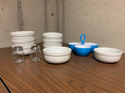 WILLIAMS- SONOMA BOWLS (TWO SIZES), DIP TRAY AND SHAKERS