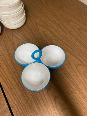 WILLIAMS- SONOMA BOWLS (TWO SIZES), DIP TRAY AND SHAKERS