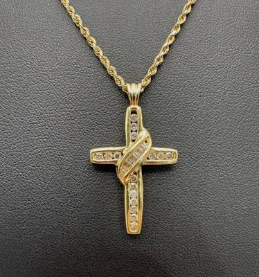 14 k gold diamond Chain cross 22 in 18.2 g