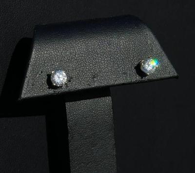 1/2 CT 1 CT total 14 k gold diamond earings