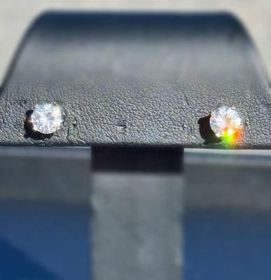 1/2 CT 1 CT total 14 k gold diamond earings