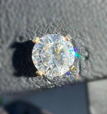 1/2 CT 1 CT total 14 k gold diamond earings