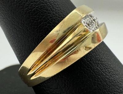10 k gold diamond ring size 11