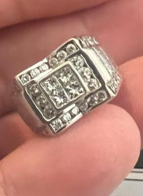 14 k gold diamind ring size 10.5