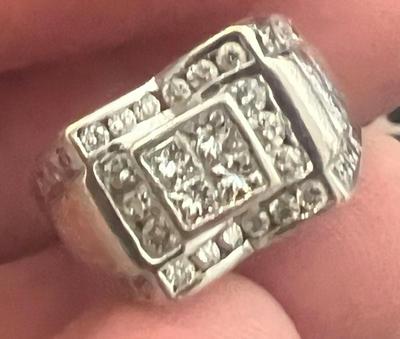 14 k gold diamind ring size 10.5