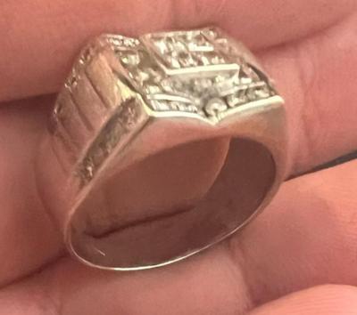 14 k gold diamind ring size 10.5