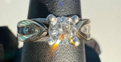14 k gold diamond ring size 7.5