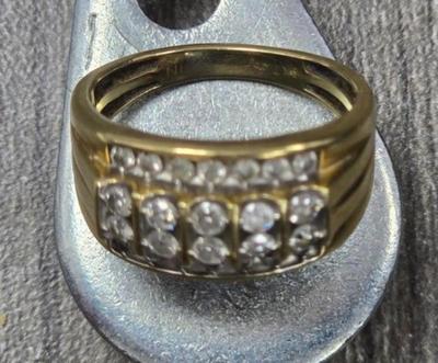 10 k gold diamond ring 11.5