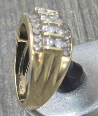 10 k gold diamond ring 11.5