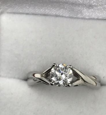 Gold diamond ring size 6.75