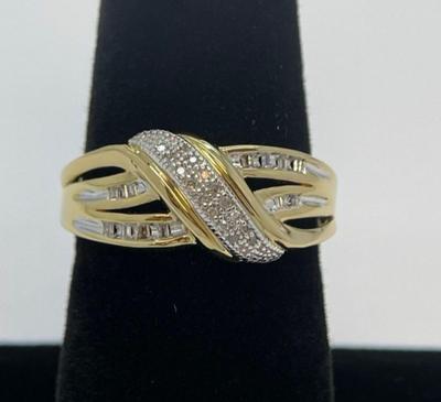 14 k gold diamond ring size 8