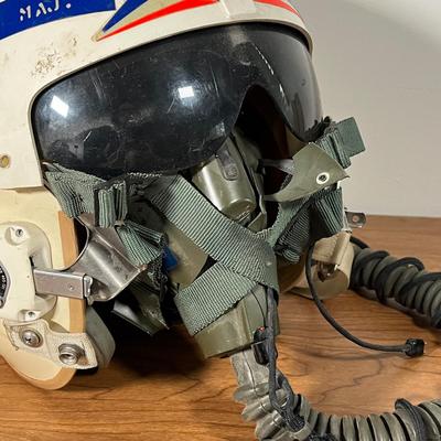 LOT 83L: Vintage Vietnam Era Military Flight Helmet