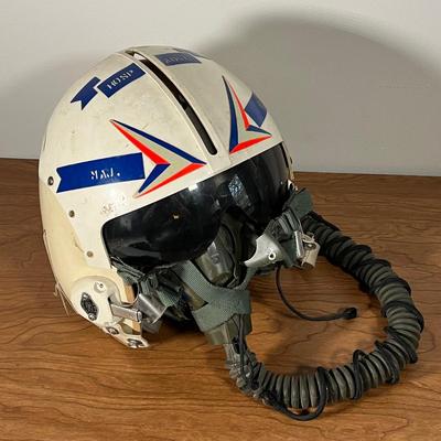 LOT 83L: Vintage Vietnam Era Military Flight Helmet