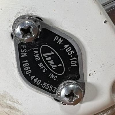 LOT 83L: Vintage Vietnam Era Military Flight Helmet