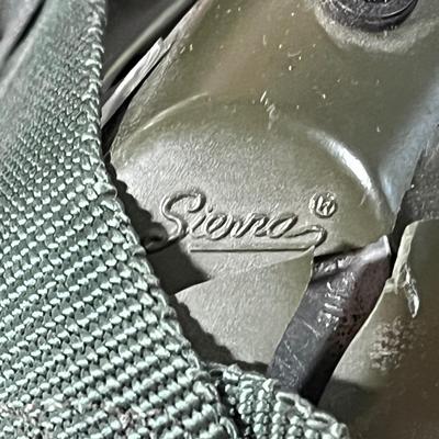 LOT 83L: Vintage Vietnam Era Military Flight Helmet