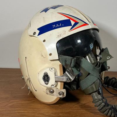 LOT 83L: Vintage Vietnam Era Military Flight Helmet