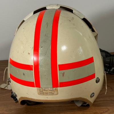 LOT 83L: Vintage Vietnam Era Military Flight Helmet