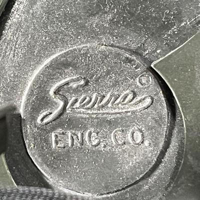 LOT 83L: Vintage Vietnam Era Military Flight Helmet