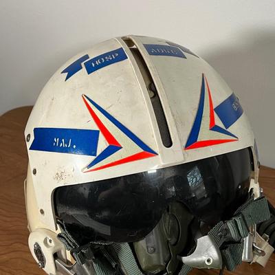 LOT 83L: Vintage Vietnam Era Military Flight Helmet