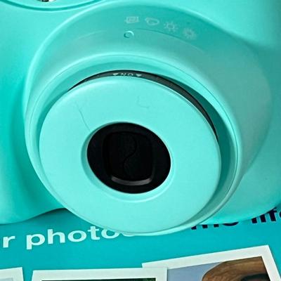 LOT 84L: Fujifilm Instax Mini 7+ Instant Camera w/ Original Box and Accessories