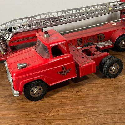 LOT 86L Vintage 1950s Tonka Fire Truck TFD #5