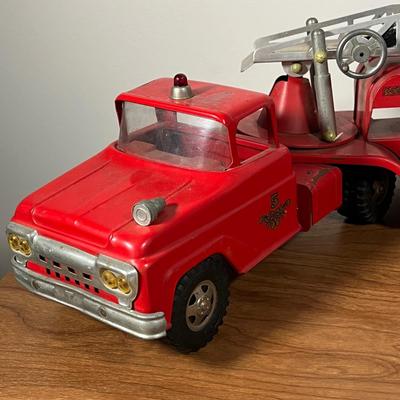 LOT 86L Vintage 1950s Tonka Fire Truck TFD #5