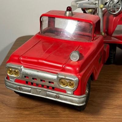 LOT 86L Vintage 1950s Tonka Fire Truck TFD #5
