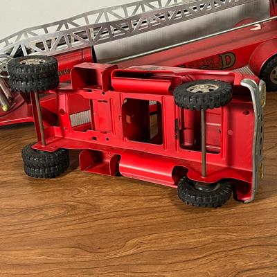 LOT 86L Vintage 1950s Tonka Fire Truck TFD #5