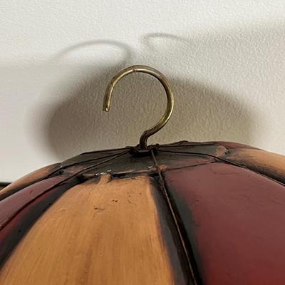 LOT 90L: Vintage Resin Hanging Hot Air Balloon